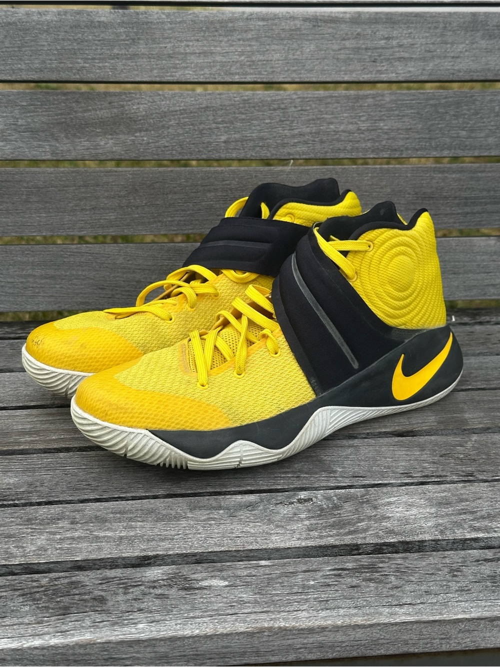 NIKE KYRIE IRVING 2 AUSTRALIA YELLOW 2016 MEN’S SHOES SIZE 12